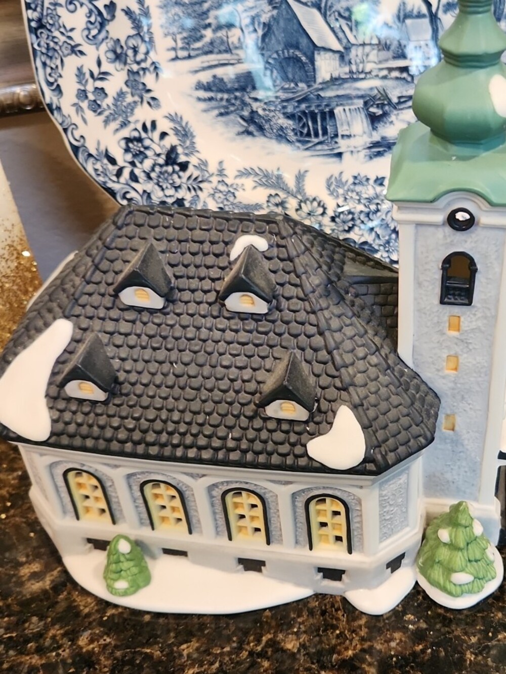 1991 Department 56 St. Nikolaus Kirche Church Grey Green